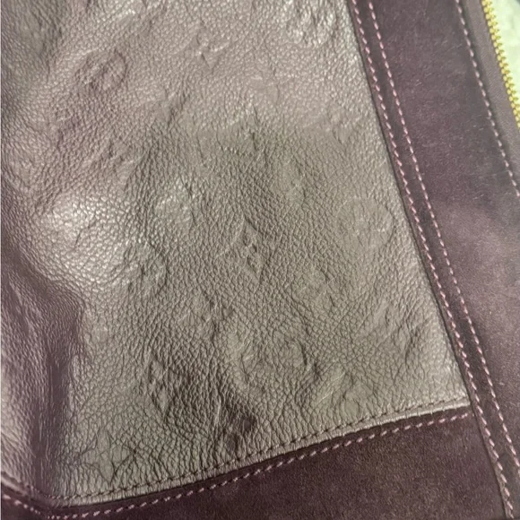Louis Vuitton Elegant Purple Designer Women's Bag - Picture 9 of 10